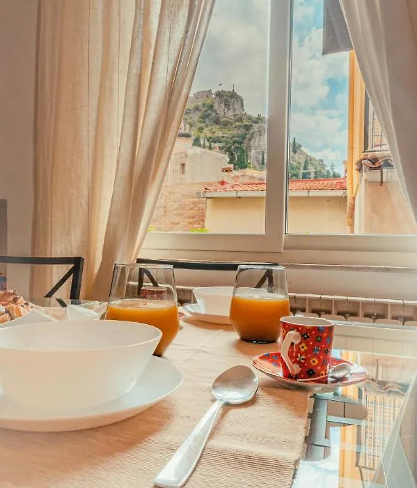 Taormina Apartments Apartamento *